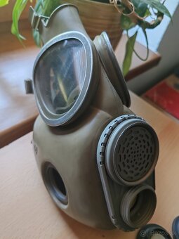 Predám plynovú masku M 10 M - 3