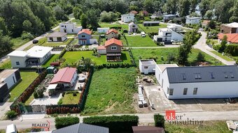 Víkendová oáza pre náročných – pozemok pri jazere v stráženo - 3