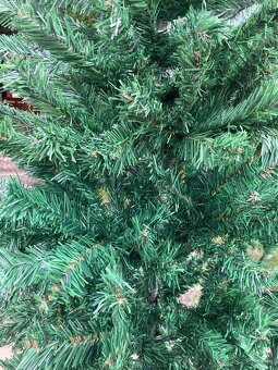 NOVY - POZRI realne fotky, Vianocny stromcek umely 220-240cm - 3