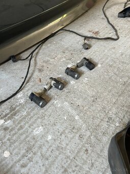 BMW E61 zadný nárazník komplet, prahy, podprahové lišty - 3