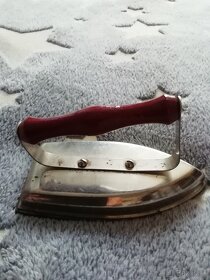 Kniha a pazzl v knihe. - 3