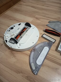 Roboticky vysavac Xiaomi s mopom - 3