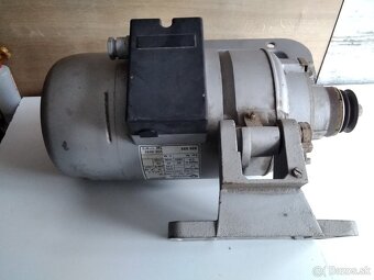 Predám elektromotor z obuvníckeho šijacieho stroja - 3