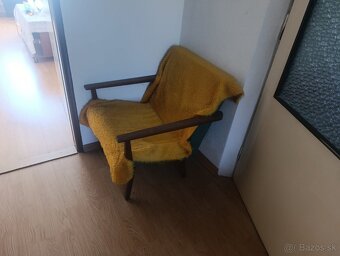 Gauč a kreslá. - 3