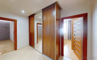3 izb. byt s balkónom komplet zariadený RADVAŇ - 3