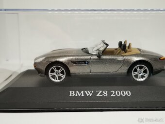 Predám zberateľský model auta BMW ZS 2000 1:43 - 3