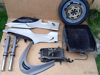 Suzuki AN 400 Burgman - 3