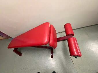 Šikmá lavička na brucho - 3