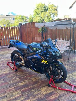 Suzuki gsxr 750 k7 - 3