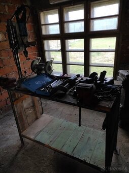 Pracovný ponk s náradím - 3