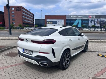 Predam BMW X6 xDrive30d 210kw biela M packet,rv2021 - 3