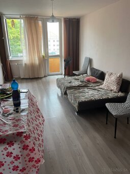 NA PRENÁJOM ŠTÝLOVÝ 2-IZBOVÝ BYT – KOMPLETNE ZARIADENÝ - 3