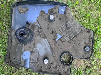 Kryt motora Octavia I 1.9 TDi Kód 038103935 A+B - 3