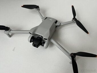 dron DJI mini 3 - 3