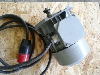 Elektromotor 0,75kw, 2820ot /min 400V prirubovy. - 3