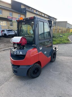 Vysokozdvižný vozík - TOYOTA 02 - 8FGF25 so zárukou - 3