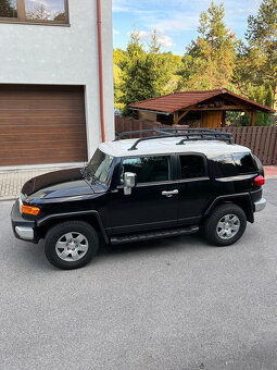TOYOTA FJ CRUISER - 3