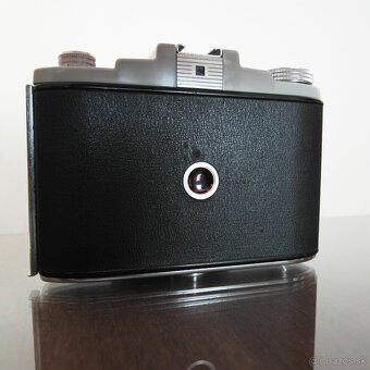 Starý fotoaparát Kodak 66 - 3