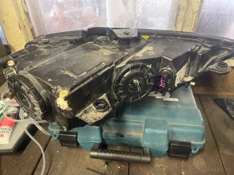 Predný svetlomet Audi a3 - 3