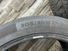 Zimné pneu 305 35 R21 - 3