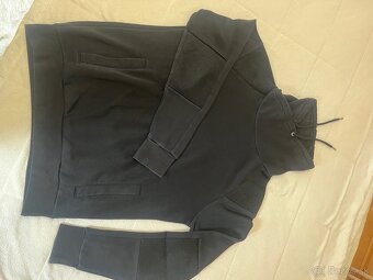 5 ks za 12 € spolu / panske mikiny ako nove. - 3
