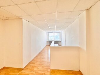 Na prenájom kancelária 42 m2 s umývadlom - na Vysokoškoláko - 3