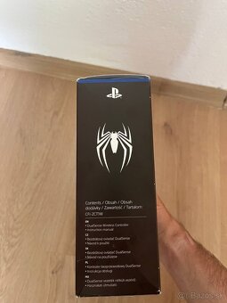 PS5 Dualsense Spider-Man 2 Limited Edition - 3
