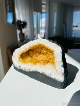 citrínová geóda  Prírodný minerál , vhodná ako darček - 3