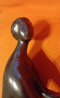 Soška sediaca žena- Jitka Forejtova - 3