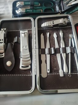 Dámská peněženka a manikúra - 3