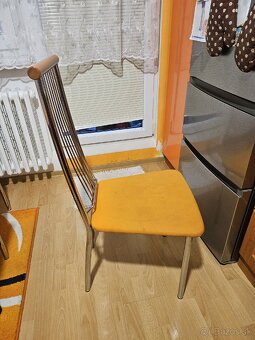 Kuchynský stôl a stoličky - 3
