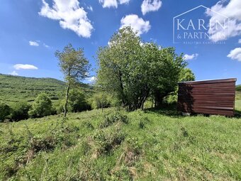 Slnečný rekreačný pozemok 5140 m2 s mobilným domom Tisovník - 3