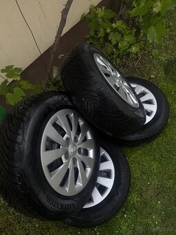 Sada pneu 195/65 R15 + disky + puklice Hyundai - 3