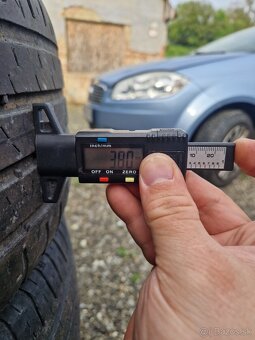 Predám Letné Pneu s rozmerom 205/55 R16 - 3