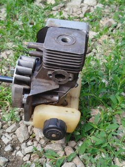 Motor z kosačky - 3