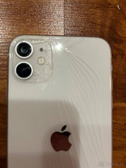 Predám IPhone 11 64GB - 3