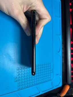 Iphone 11 pro 64 GB nefunkčný + krabica a obal - 3