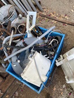 SAMSUNG  WF60F4E0W0W na nahradne diely - 3