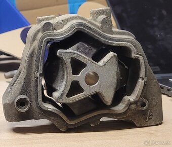 Zavesenie motora Evoque - 3