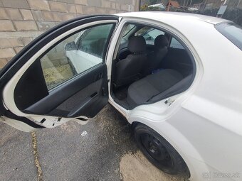 Predám chevrolet aveo 1,4 - 3