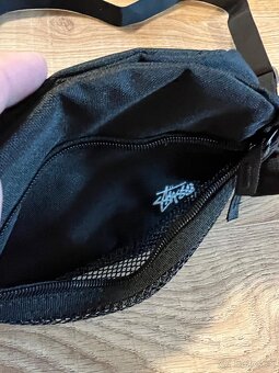 Ladvinka Stussy cierna - 3