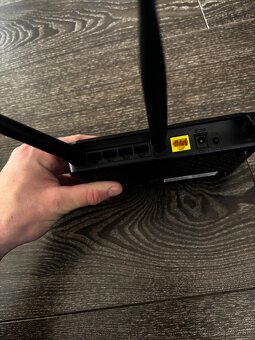 Wifi router D-link DIR-809 - 3