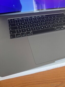 MacBook Pro 16 i7 16GB/512GB - 3