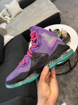Nike Lebron 19 DJ Bron - 3