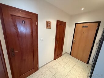 4-izbový byt s loggiou - prenájom - 3