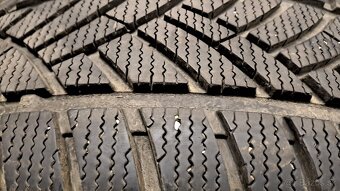 Predám zimný set Peugeot/Citroen 15"-4x108+195/65r15 - 3
