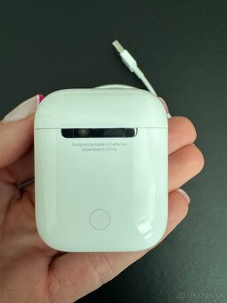 Apple AirPods s nabíjacím puzdrom + nabíjací kábel - 3