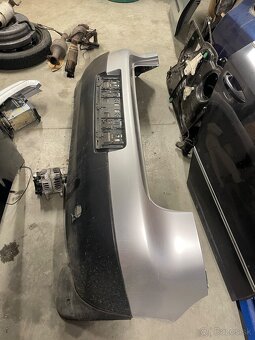 Zadny kufor zadny naraznik golf 5 kratky zadne lave dvere - 3