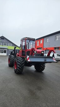 Lesný traktor LT83 - 3