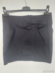 Čierna kratka sukňa - 3